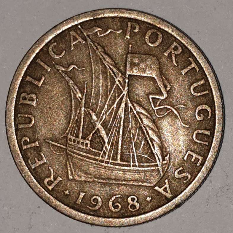 1968 - 2.5 ESCUDOS - 2$50 - 2 1/2 - PORTUGAL - PORTUGUESA - KM#590 - COPPER-NICKEL - PORTUGUESE